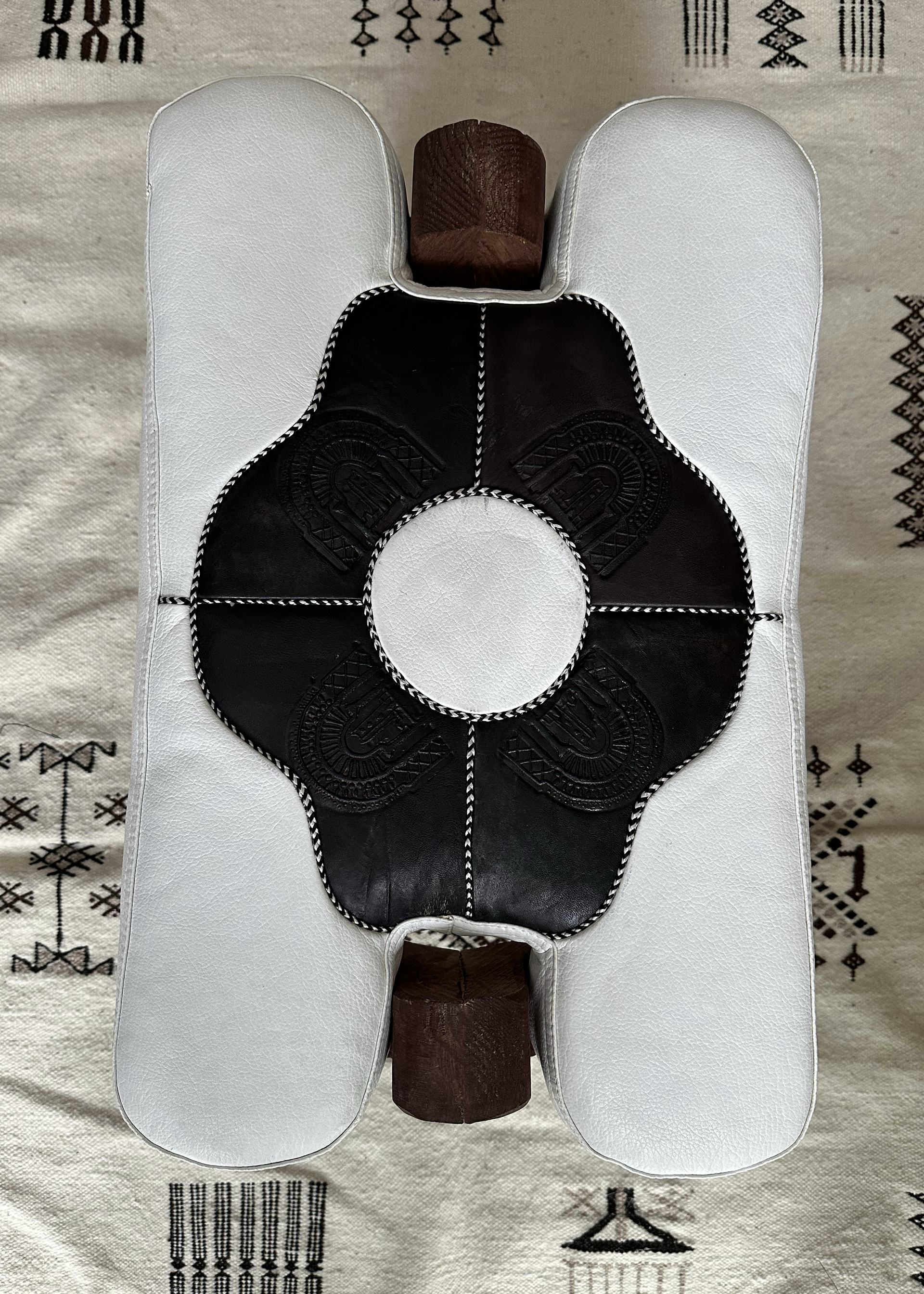 Tabouret de selle de chameau (Blanc)